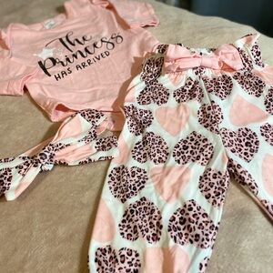 SHEIN BABY Pink Heart and Leopard set
